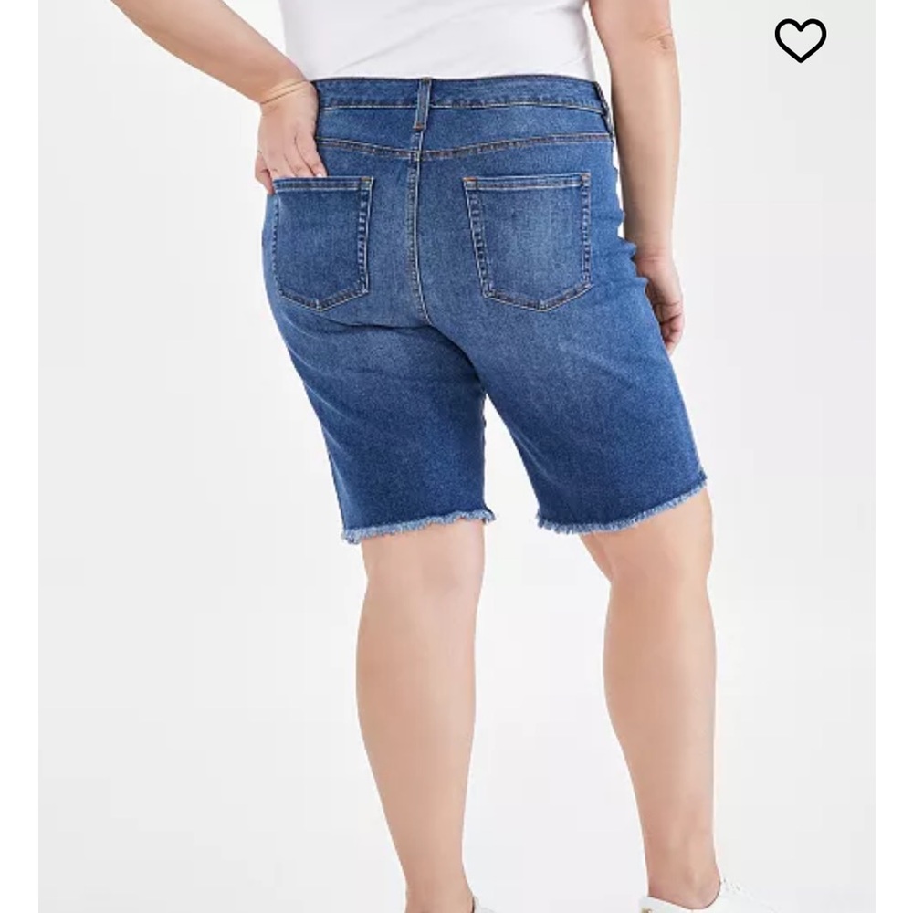 NWT Women’s Plus Size Denim Bermuda Shorts - Picture 2 of 5